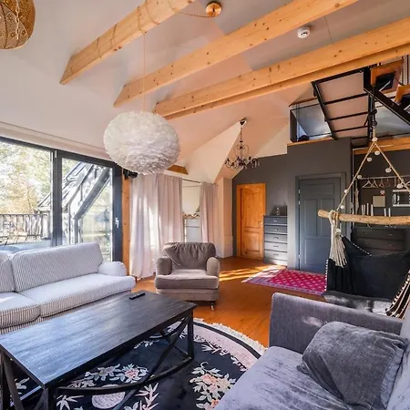 Cozy Riverside Penthouse Апартаменты Рига